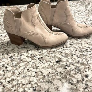 Ladies indigo leather booties 7 1/2 medium. Very gently worn